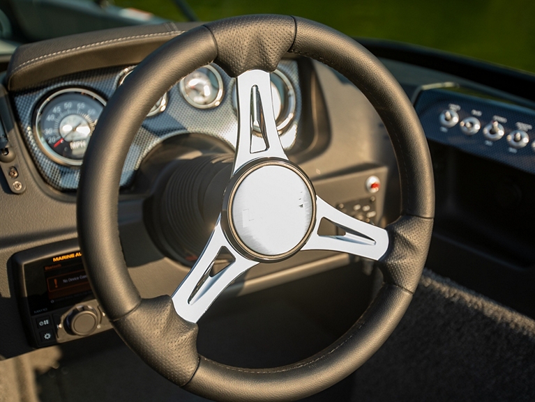 2021 Lowe FS 1900 steering wheel