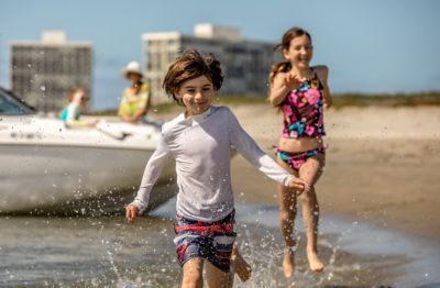 kids beach running