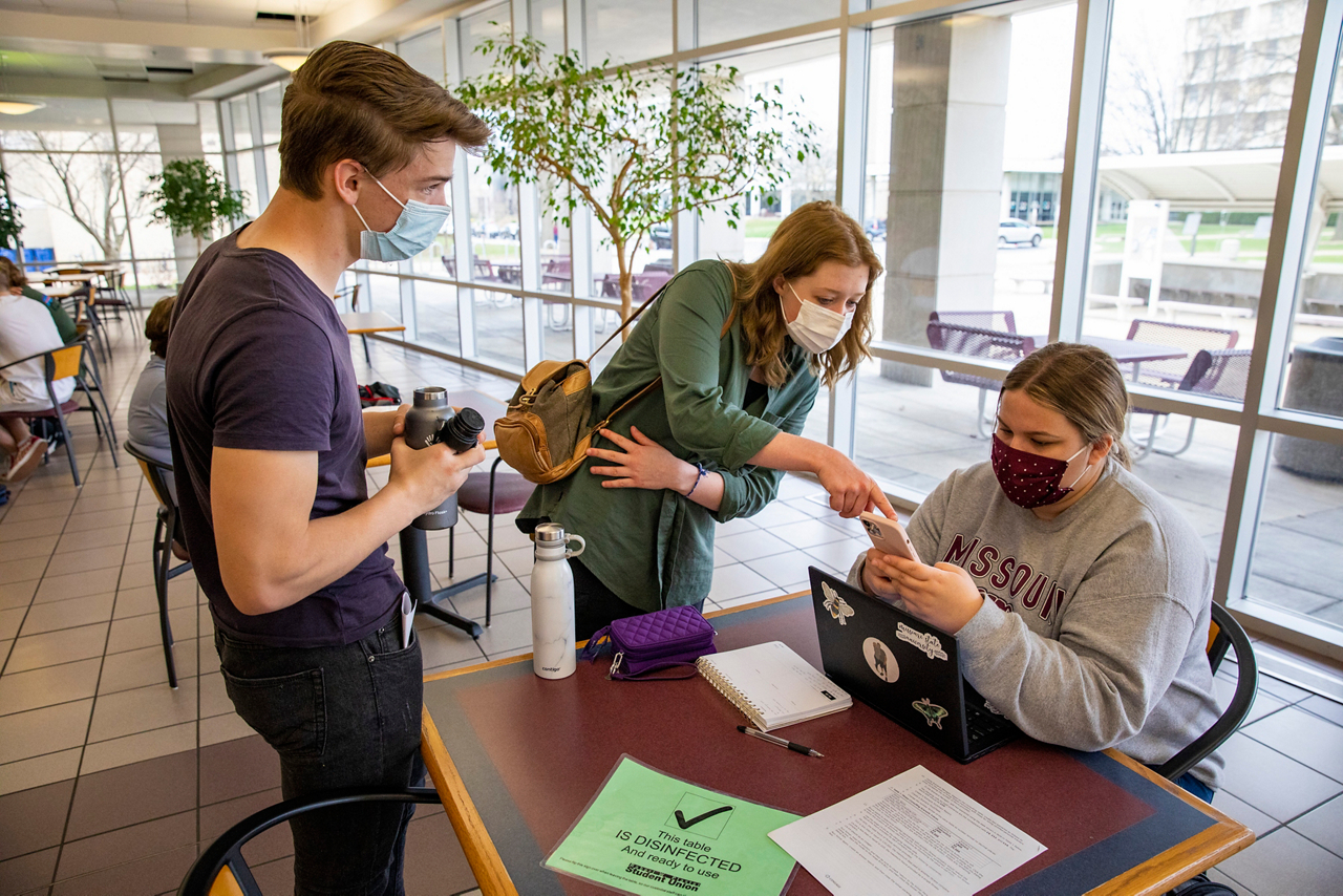 Gap year students 
Gabriel Schweb 
Dani Markham do Key Volunteer challenge on MSU campus