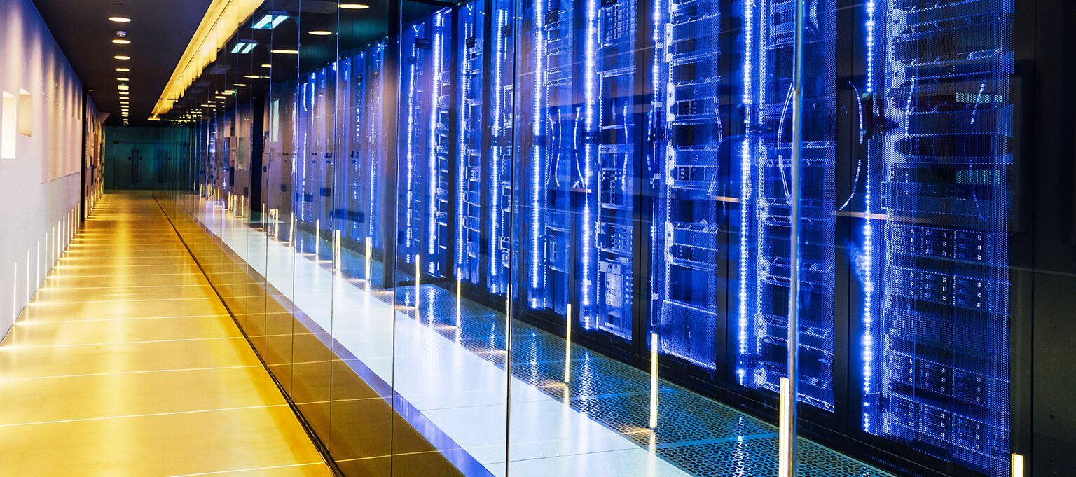 Windows datacenter 2022. Data Center Front view. Башня око Москва Сити фото. Пауэр-центр.