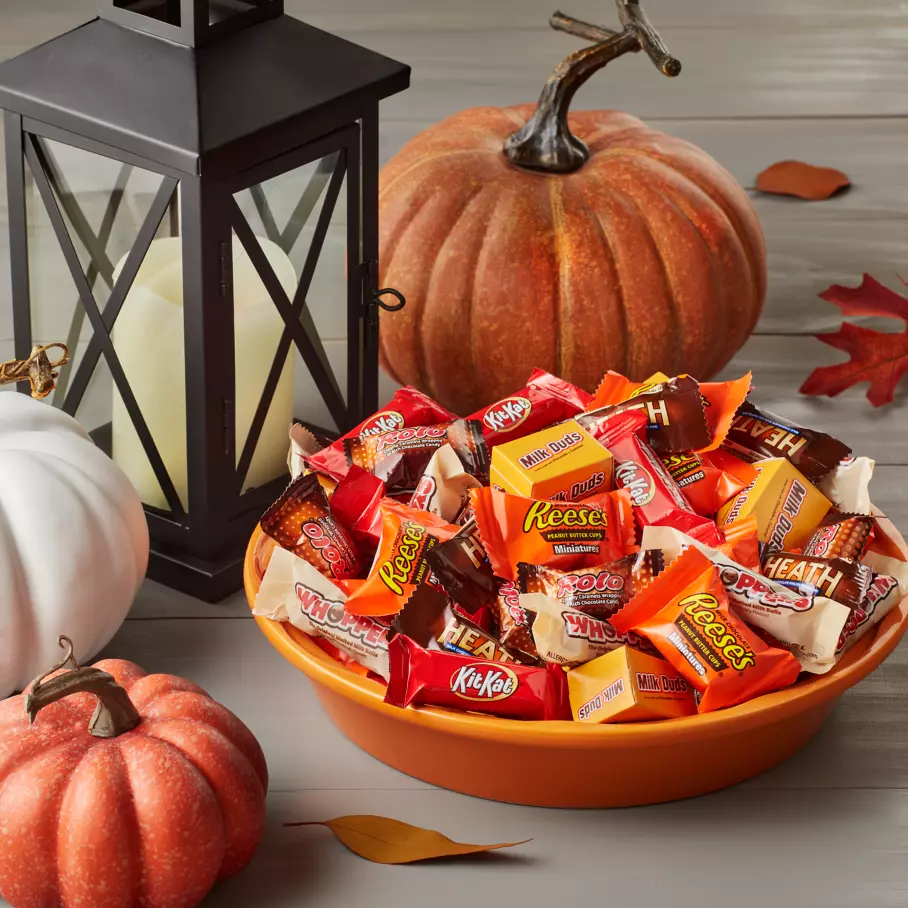 Hershey Halloween Miniatures Assortment, 43.43 oz bag, 155 pieces