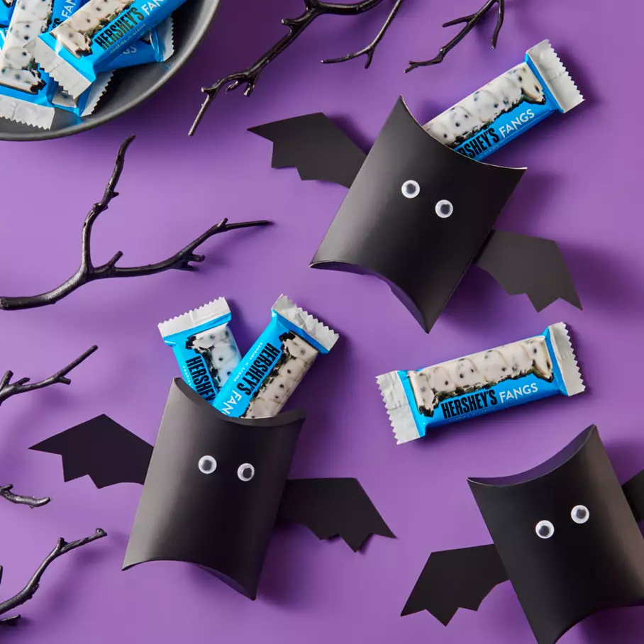 HERSHEY'S COOKIES 'N' CREME Fangs surrounded by bats