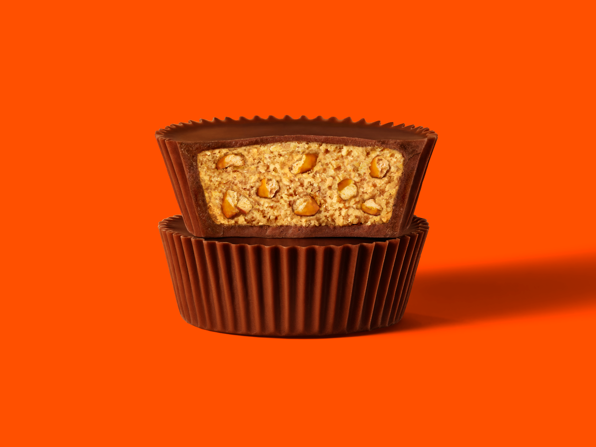 REESE'S Big Cup with Pretzels King Size Peanut Butter Cups, 2.6 oz - Out of Package