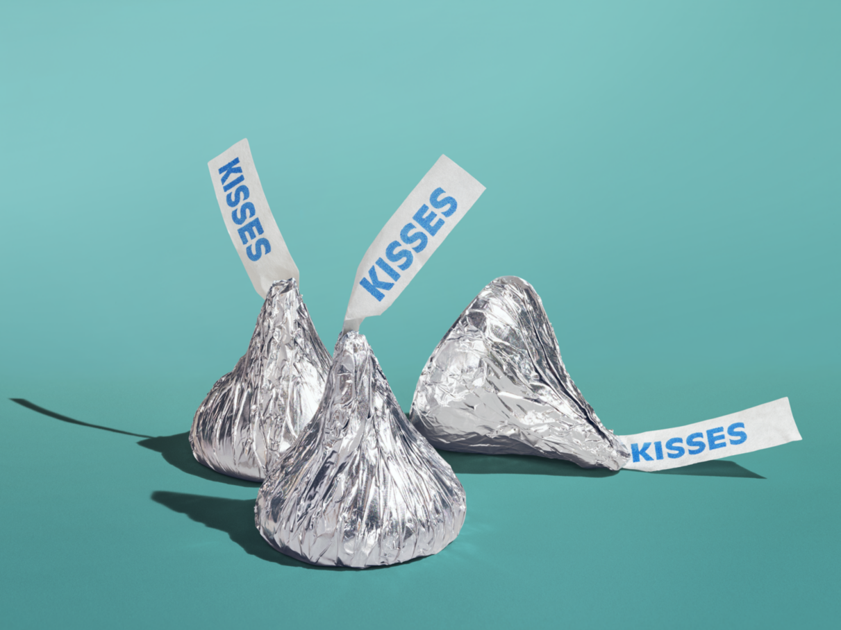 HERSHEY'S KISSES Milk Chocolate Candy, 10.8 oz pack