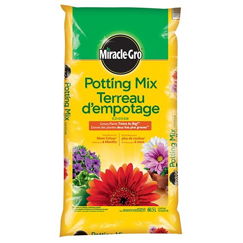 Nature's Care Miracle-Gro Organic Garden Soil with Water Conserve | The