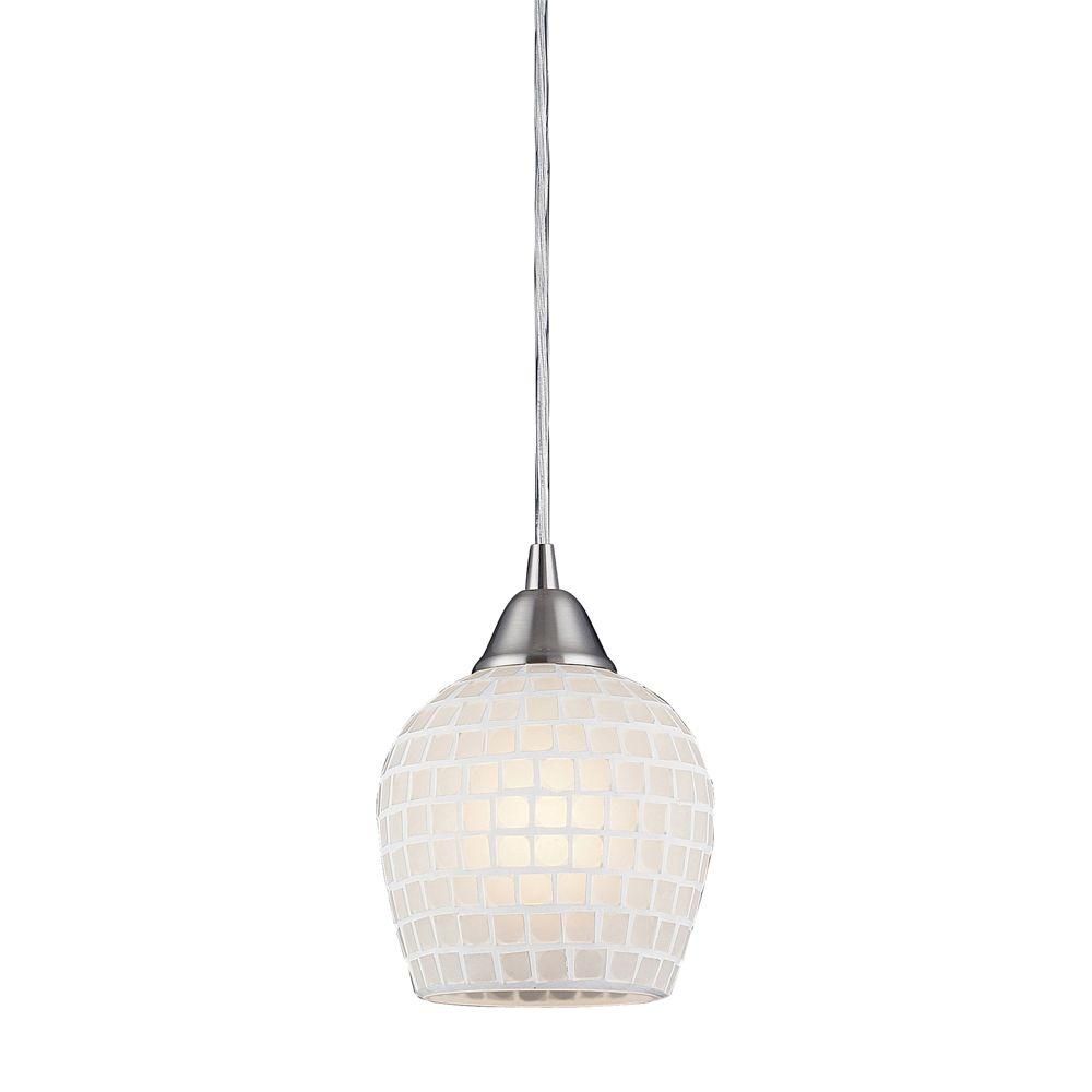 Titan Lighting Luminaire suspendu à 1 ampoule au fini nickel satiné Titan Lighting Luminaire suspendu à 1 ampoule au fini nickel satiné