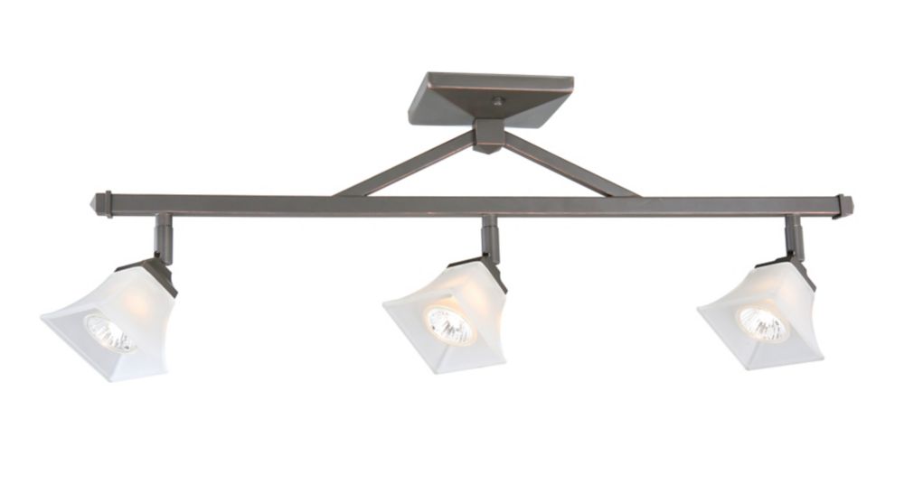 Hampton Bay Rail d'éclairage à 3 lampes avec diffuseurs carrés Westminster, fini bronze et verre givré Hampton Bay Rail d'éclairage à 3 lampes avec diffuseurs carrés Westminster, fini bronze et verre givré