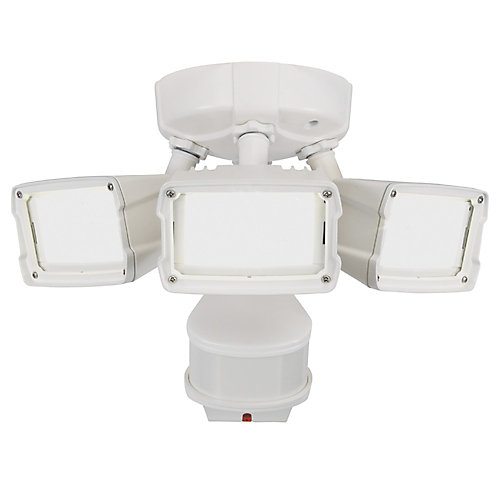 Defiant 180w 270 Led Security Light In White With Triple Motion Defiant 180w 270 Led Security Light In White With Triple Motion Doppler Sensor