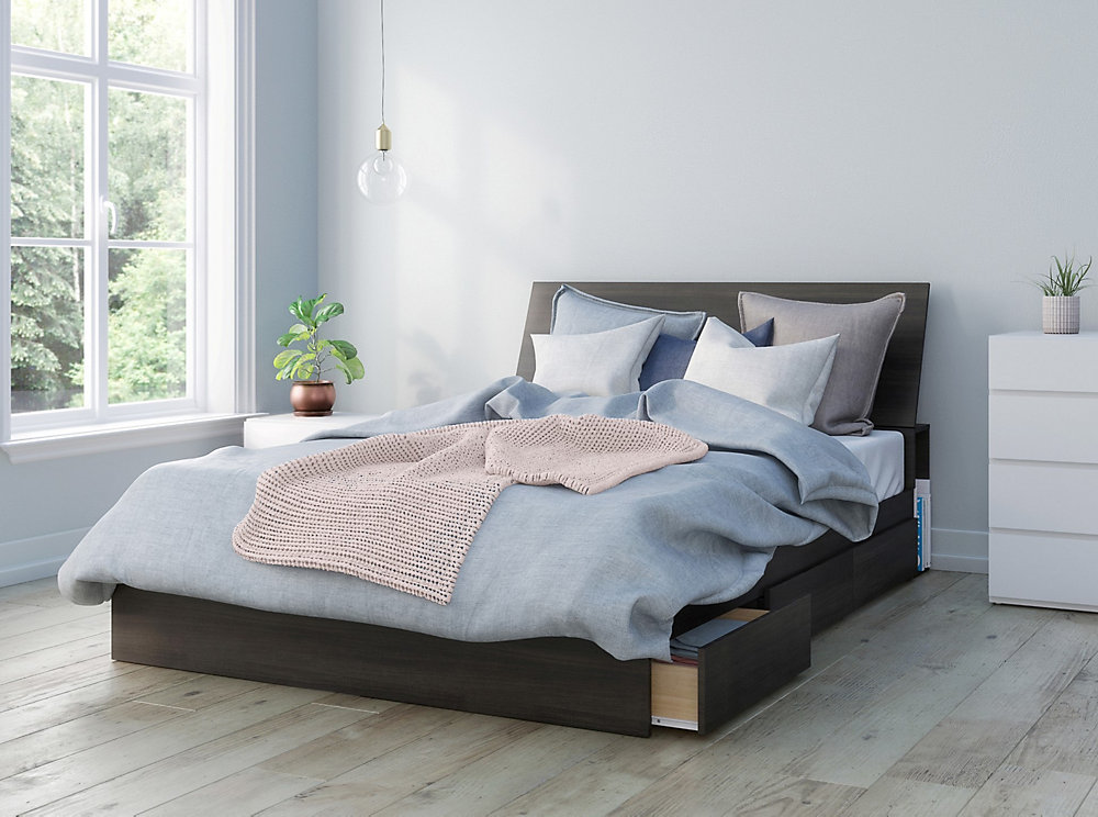 Iris Queen Size 3 Piece Bedroom Set Ebony And White