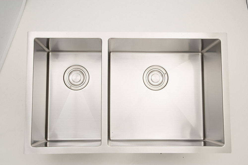 32 Inch W 70 30 Double Bowl Undermount Kitchen Sink For A Deck Mount Drilling