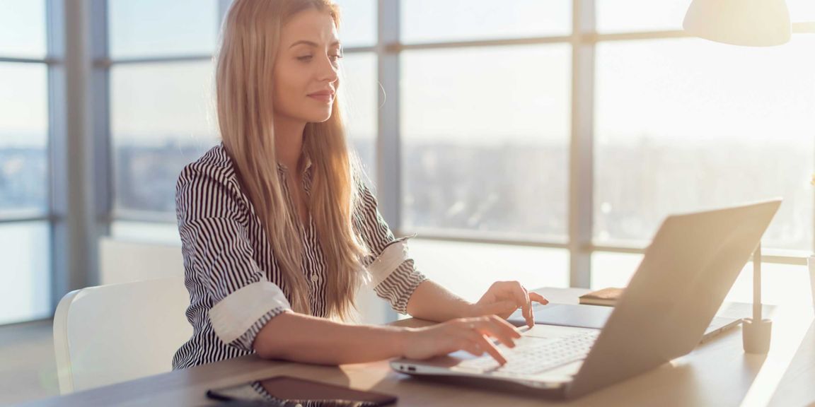 Blogs Woman Laptop