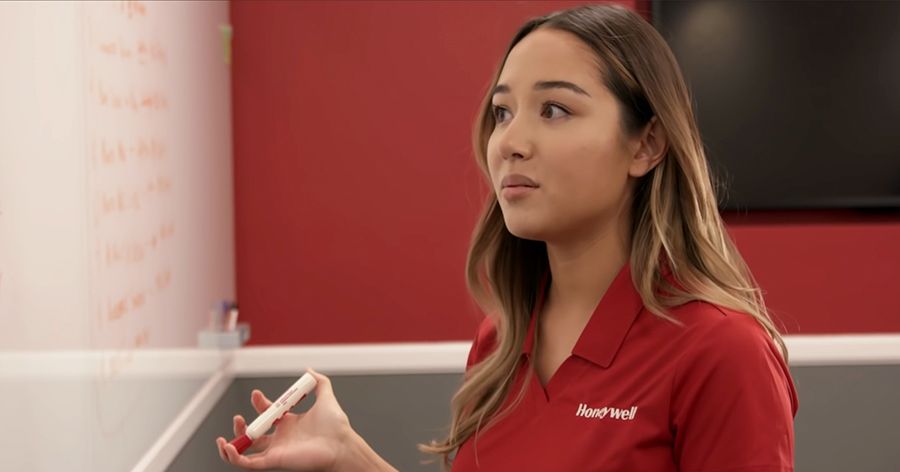 hon-AB_Phoebe_900x472px-v02.jpg