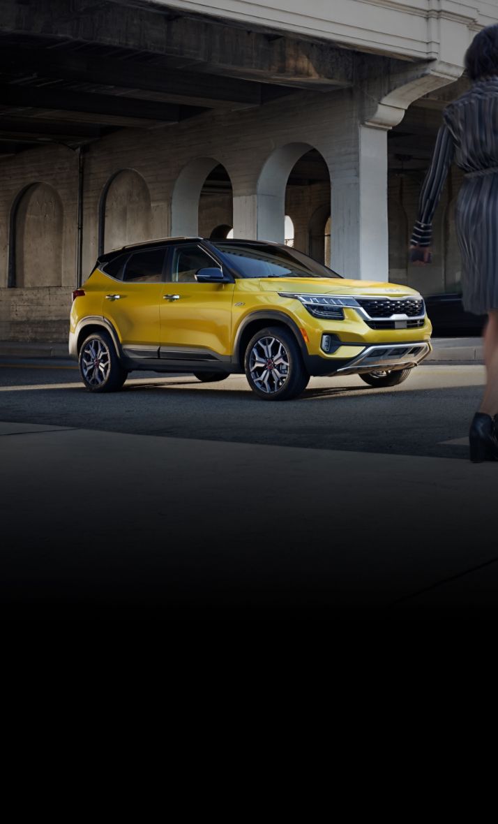 2023 Kia Seltos Parked Under A Bridge Three-Quarter View