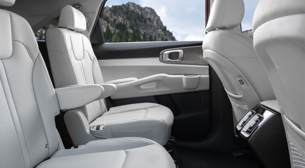 Kia suv 3rd outlet row seating