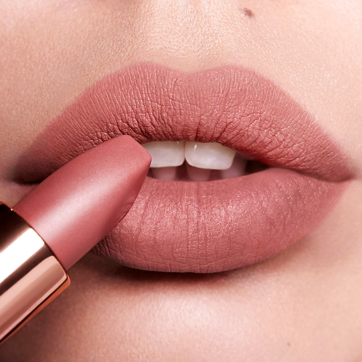 Lipstick, Lipgloss & Liner Up to 50% Off