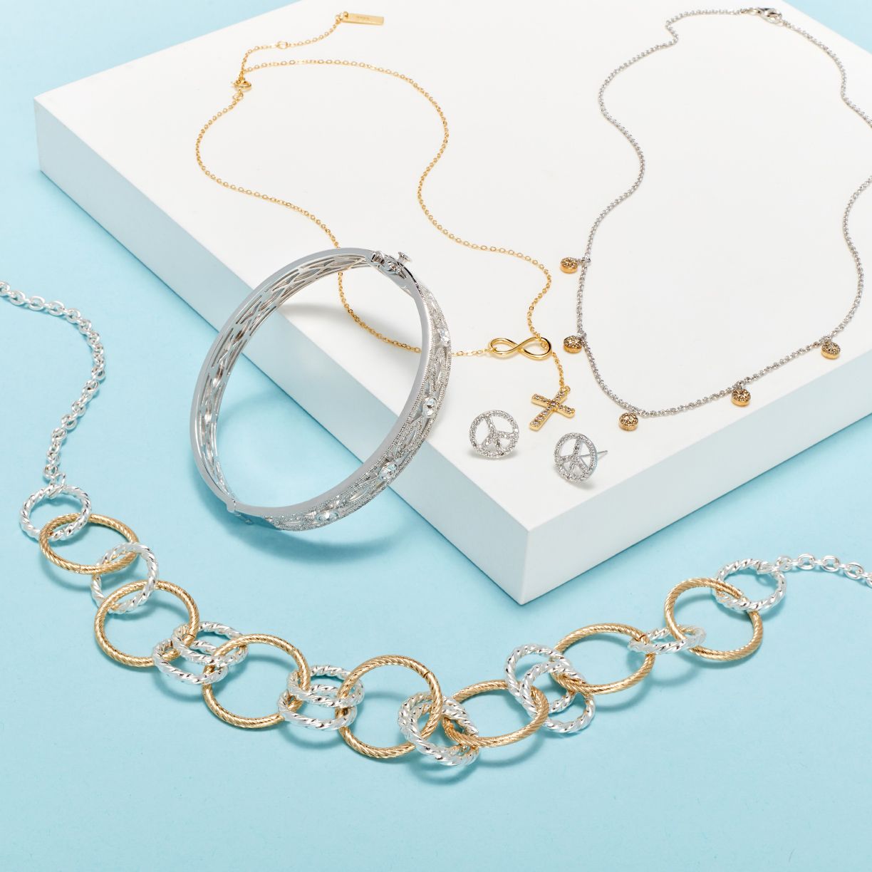 Jewelry Gift Shop: Diamond Finds Up to 65% Off