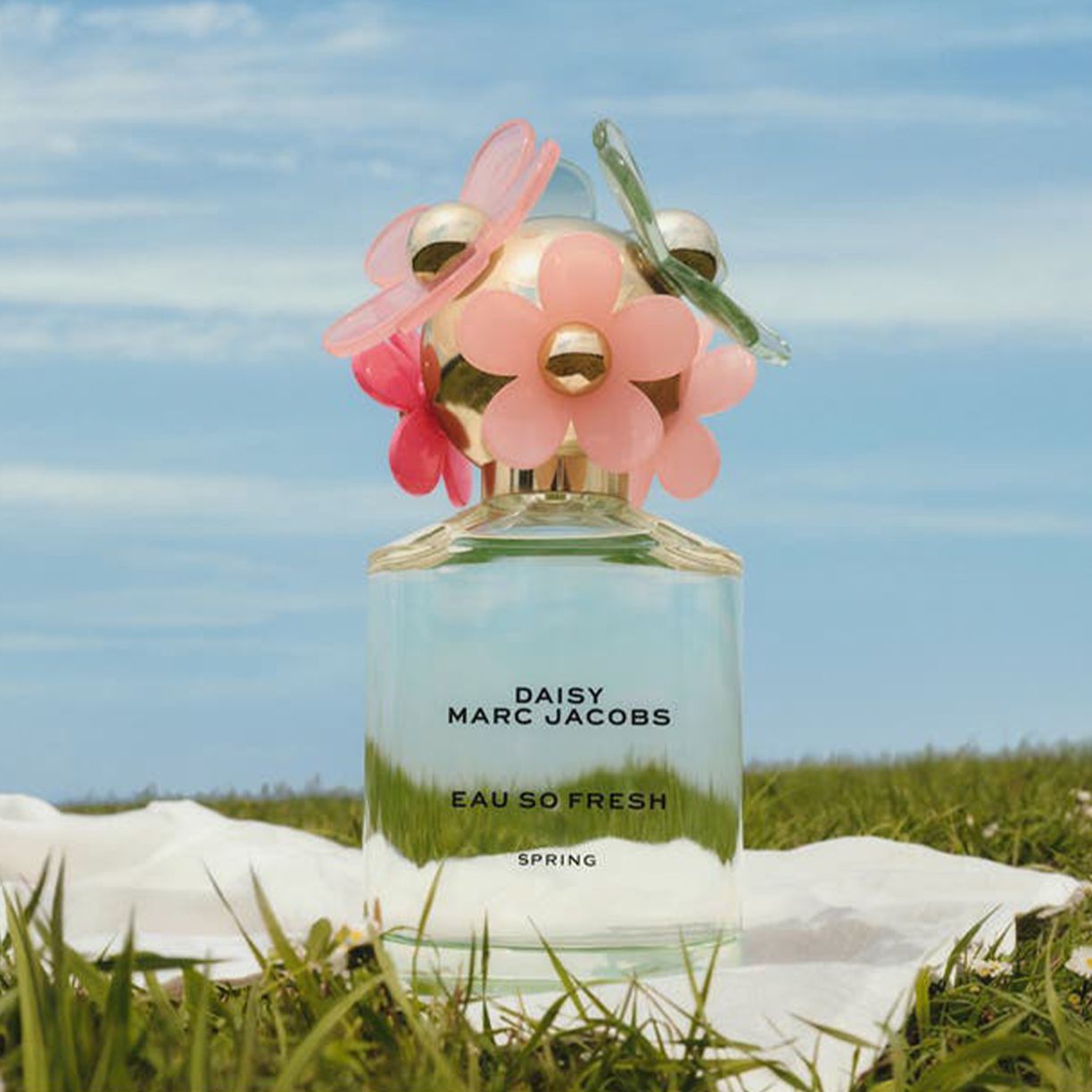 Women's Fragrance Feat. Marc Jacobs, Prada & More