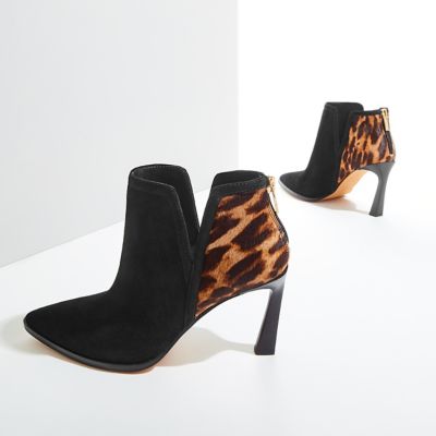 Vince Camuto Women's Shoes Up to 60% Off