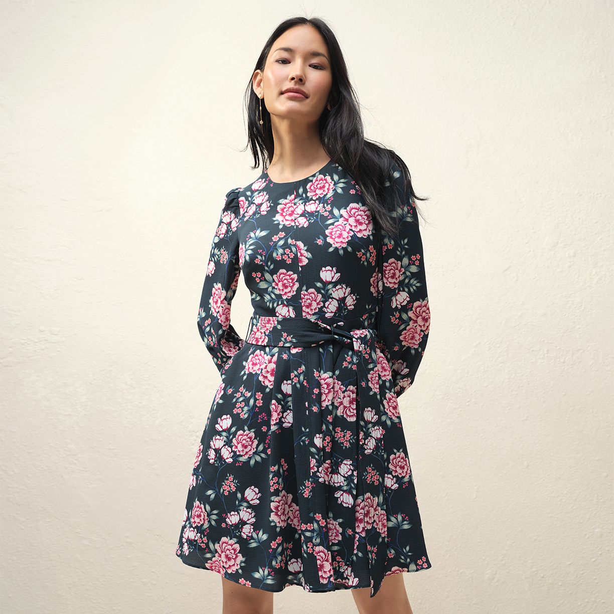 Donna Morgan & More Up to 60% Off