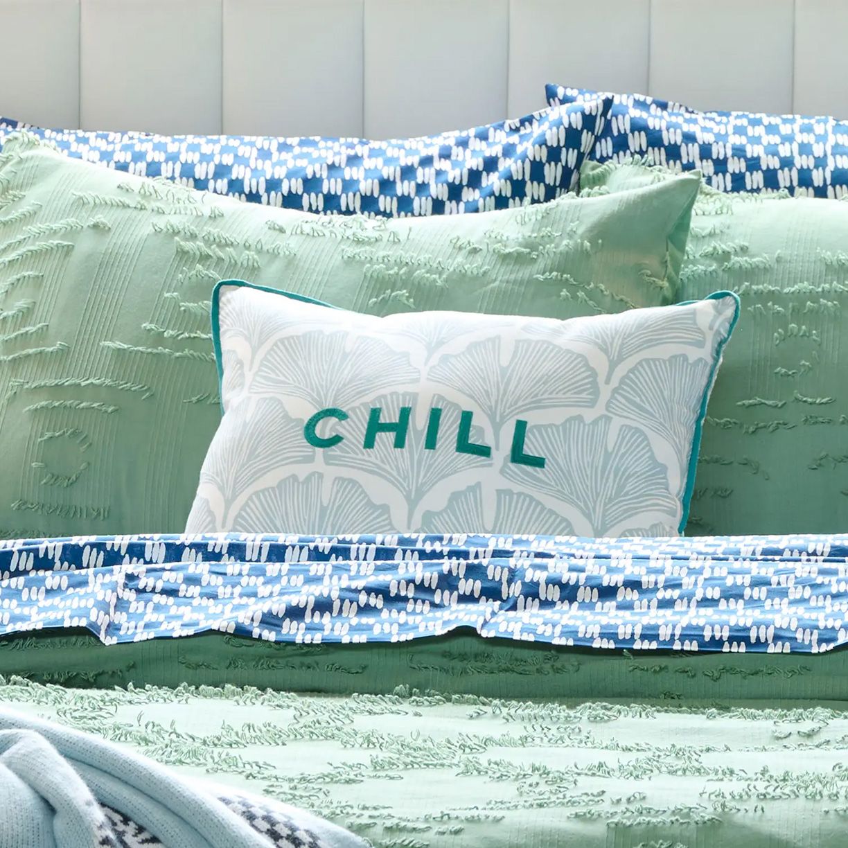 Summer Bedding Feat. Novogratz