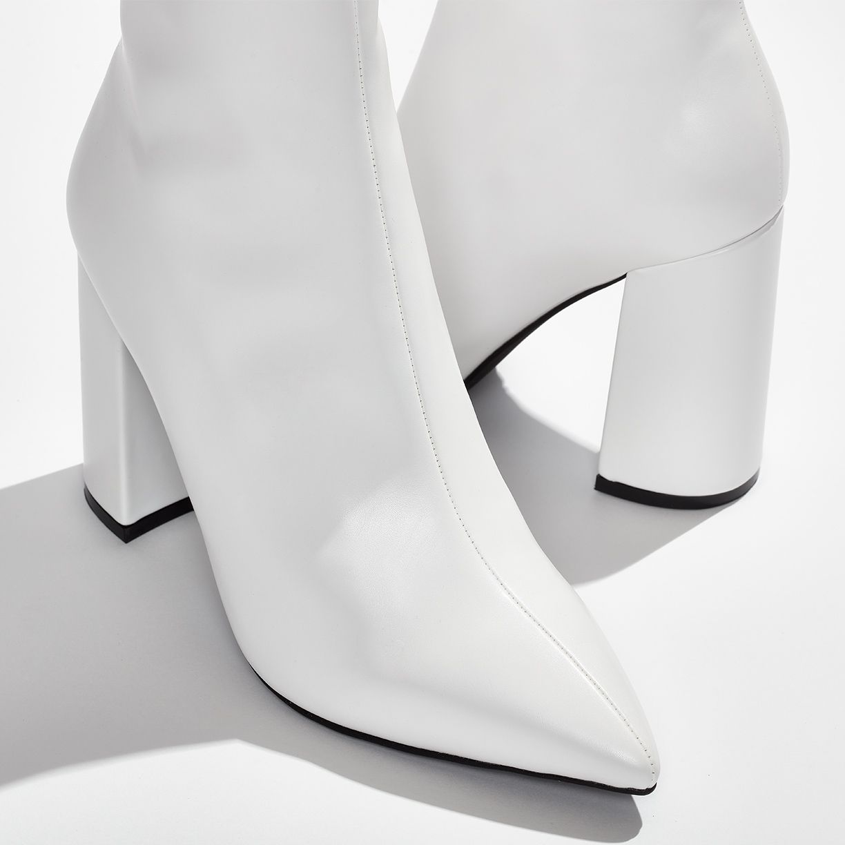 Trendy Shoes Up to 60% Off Feat. Jeffrey Campbell
