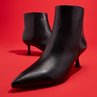 Classic Chelsea Boots & Booties Up to 60% Off