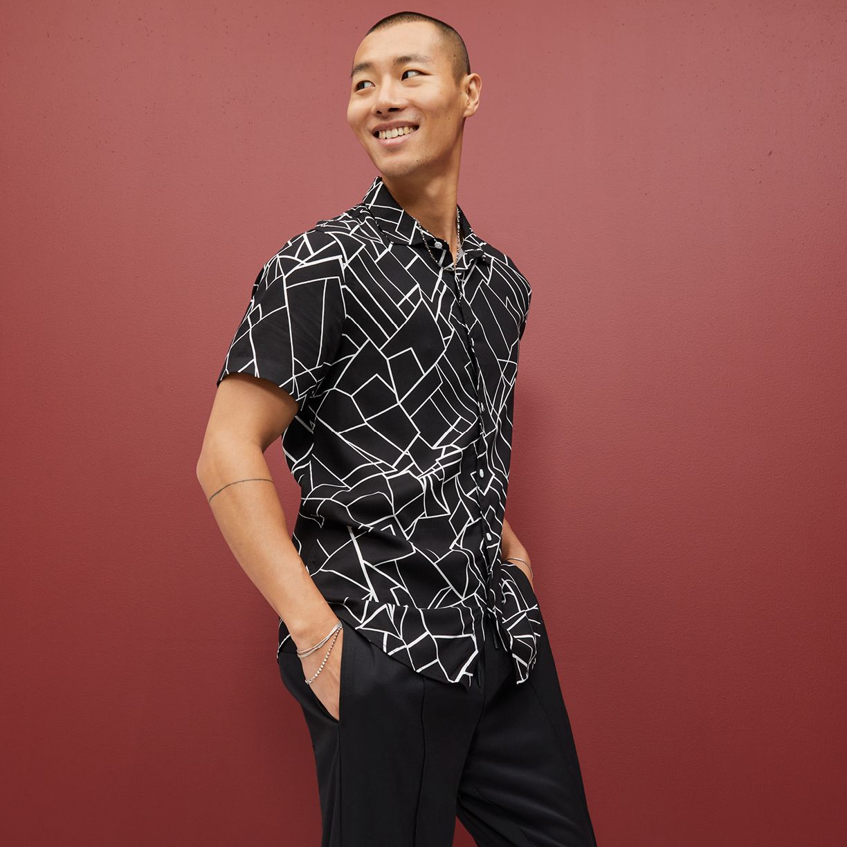 Robert Graham Up to 60% Off