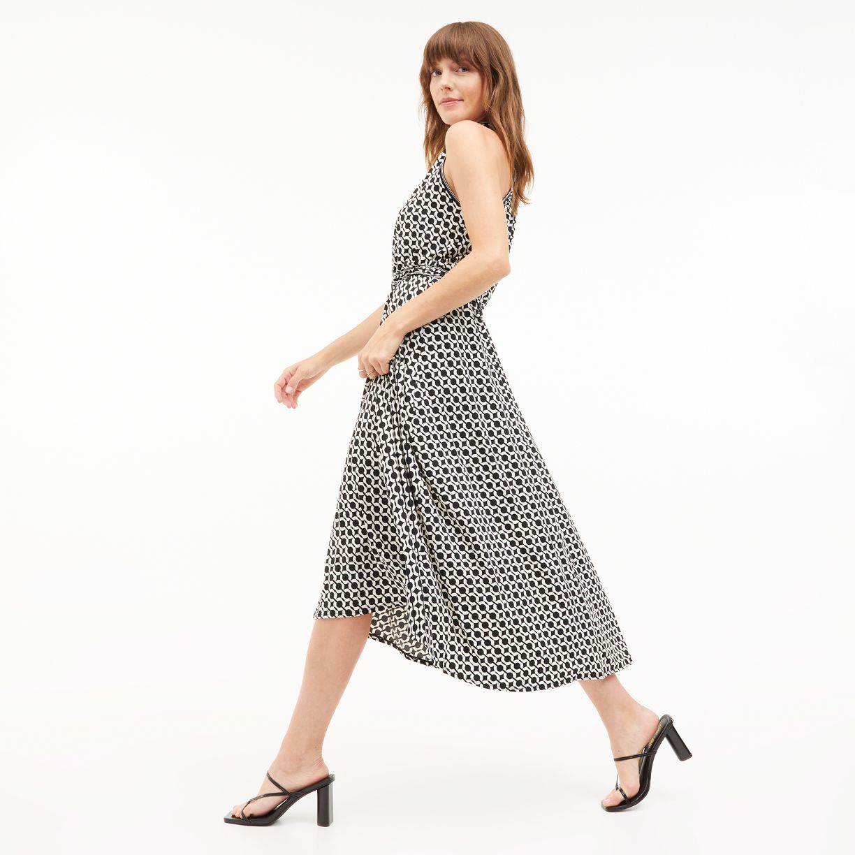 MAX STUDIO Up to 80% Off