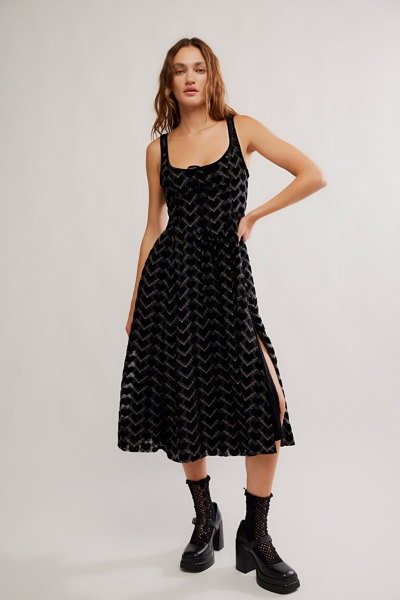 Freya Velvet Midi Dress | Nuuly