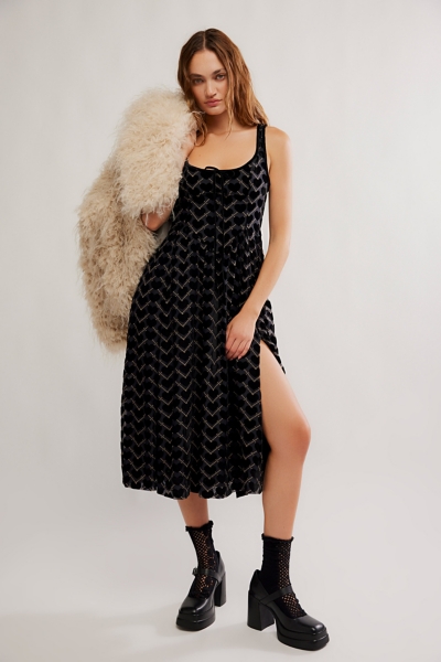 Freya Velvet Midi Dress | Nuuly