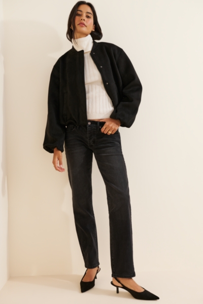 Chester Low-Rise Slim Straight Jeans | Nuuly