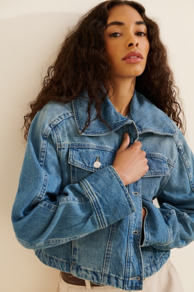 Side To Side Cropped Denim Jacket | Nuuly