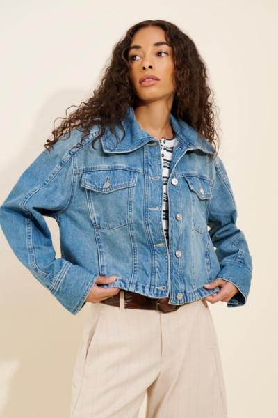 Side To Side Cropped Denim Jacket | Nuuly