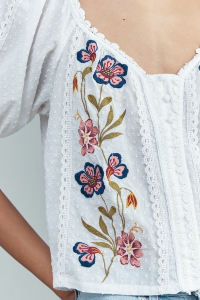 EMBROIDERY PUFF BLOUSE 新宿限定 Embroidered Puff Sleeve Swing Blouse | Nuuly
