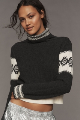 Fitted Nordic-Inspired Turtleneck Sweater