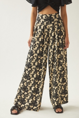 Pleated Wide-Leg Pants | Nuuly