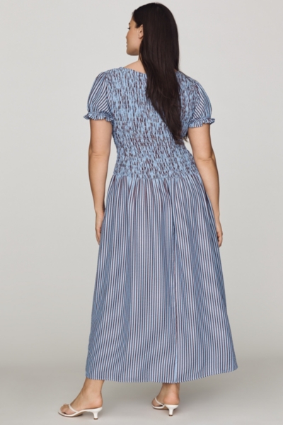 short maxi dress with sleeves PLUS SIZE SLEEVE V-NECK CUT OUT SIDE SLIT FLORAL and the smocked bodice gives it such a flattering fit Women's Black Short Sleeve Woven