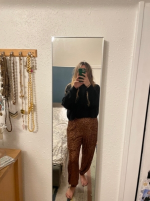 Free People Bronze Morelia Sequin Joggers NWT- Size S (Inseam 25) – The  Saved Collection