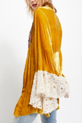 Wanderlust Velvet Short Duster | Nuuly