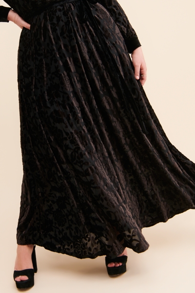 chinese dress ladies Amazon.com: MEROKEETY Women's V Neck Wrap Velvet Maxi Wedding Guest Dress  Bell Sleeve Split Bridesmaid Cocktail Party Formal Dresses, Black, S :  Clothing, Shoes & Jewelry main image 0