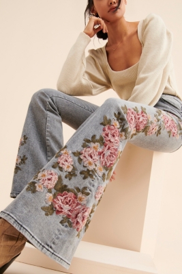 Flare Jeans | Nuuly