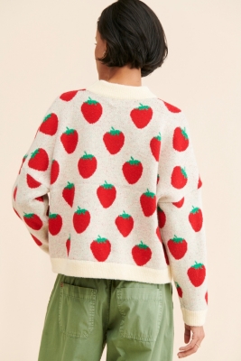 トップス ella selectshop shaggy short pullover Ella Strawberry Sweater | Nuuly