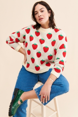 トップス ella selectshop shaggy short pullover Ella Strawberry Sweater | Nuuly