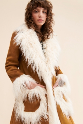 Cream fur trim coat clearance