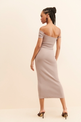 【美品】UN3D. TUCK SHOULDER MIDDLE COAT 36 Intertwined Off-The-Shoulder Dress | Nuuly