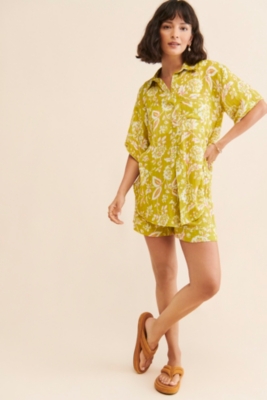 【CPGN STUDIO】Roseville Flower Short Sleeve T-shirt CPGN STUDIO】Roseville Flower Short Sleeve T-shirt