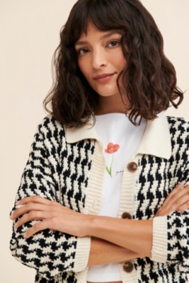 Houndstooth Knit Patterned Cardigan | Nuuly Rent