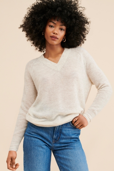 Ginny V-Neck Raglan Sweater | Nuuly