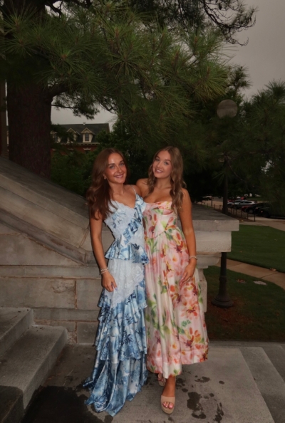 knee length dresses for ladies Black Sleeveless V Neck Tiered Lace Maxi Dress main image 0