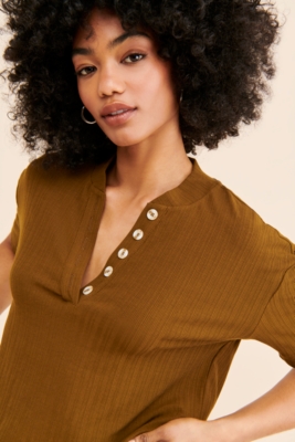 (取寄) バーリー レディース ケイシー モック プラケット リブ ティー Varley women Kasey Mock Placket Rib Tee Black Varley Kasey Mock Placket Rib Tee | Anthropologie